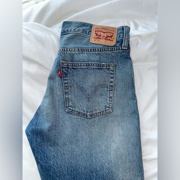 Like New! Levi Strauss Gold Tag 501 Original Fit Distressed Size 27/32 - Picture 6 of 10